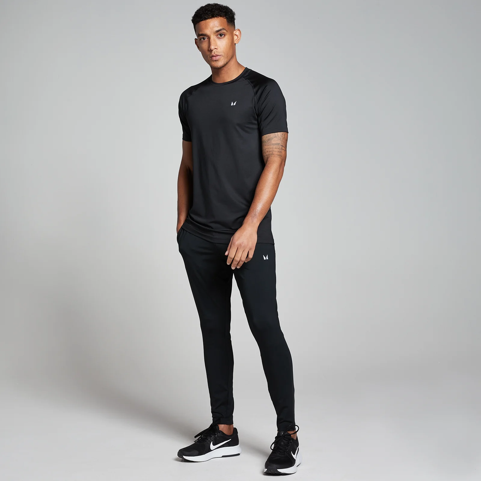 MP Men's Training Short Sleeve T-Shirt Black MYPROTEIN™